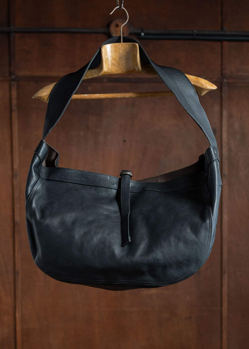 Taiga Takahashi Newsboy Bag Horse Leather Black Lot.004 – VISION
