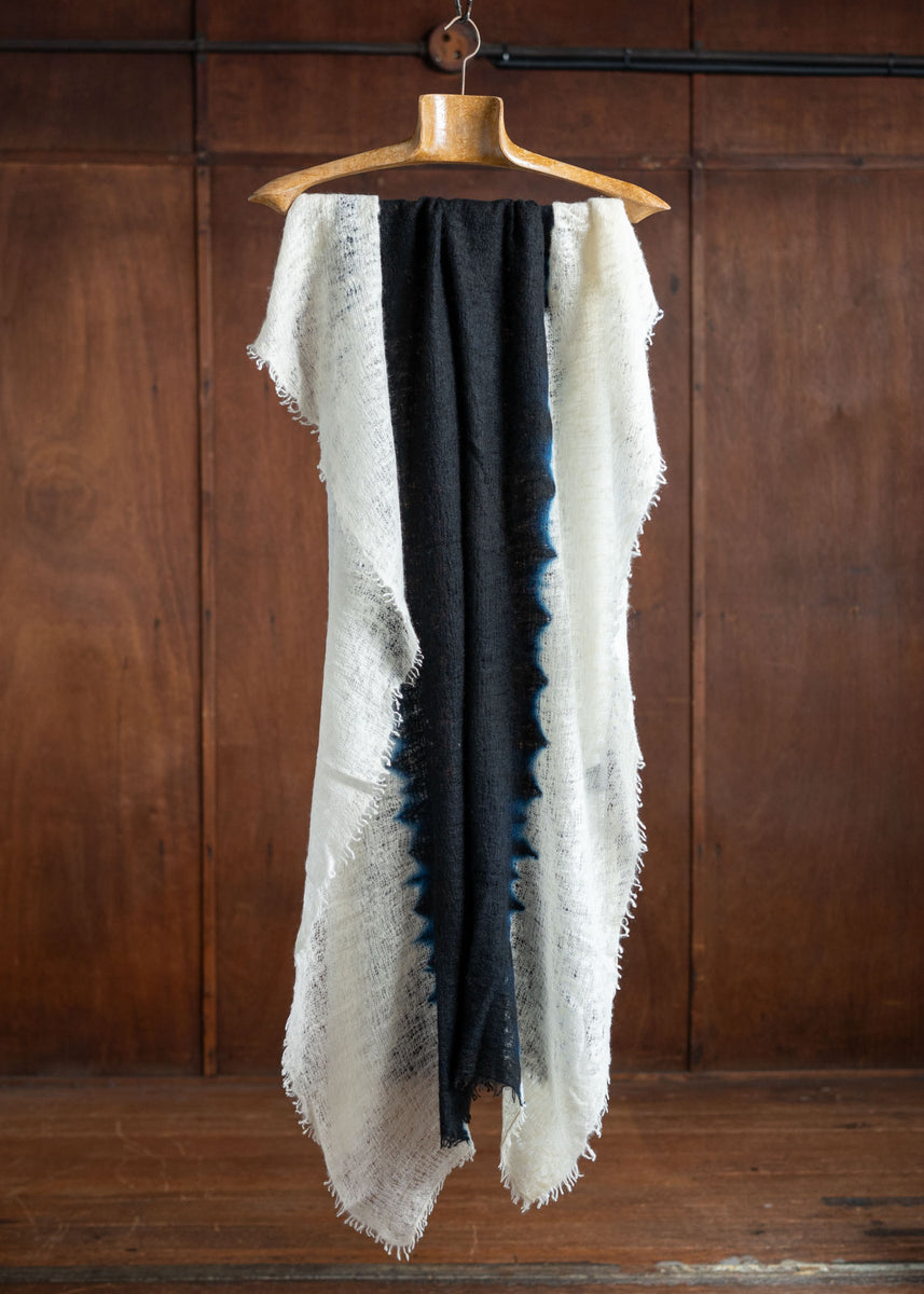 SUZUSAN Cashmere Fringed Kn It Shawl Blac KX Natural White 0038K