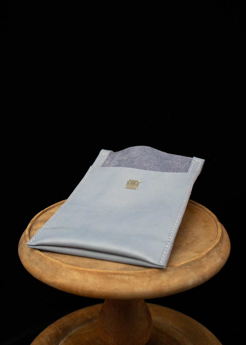 GUIDI PKT1 / PHONE HOLDER SHOULDER CASE / CO99T – VISION OF FASHION