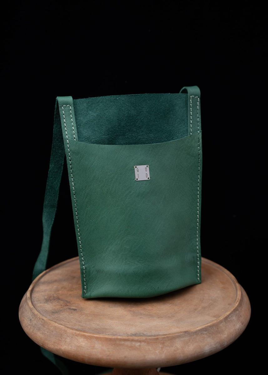 GUIDI PKT1 / PHONE HOLDER SHOULDER CASE / CO148T – VISION OF FASHION