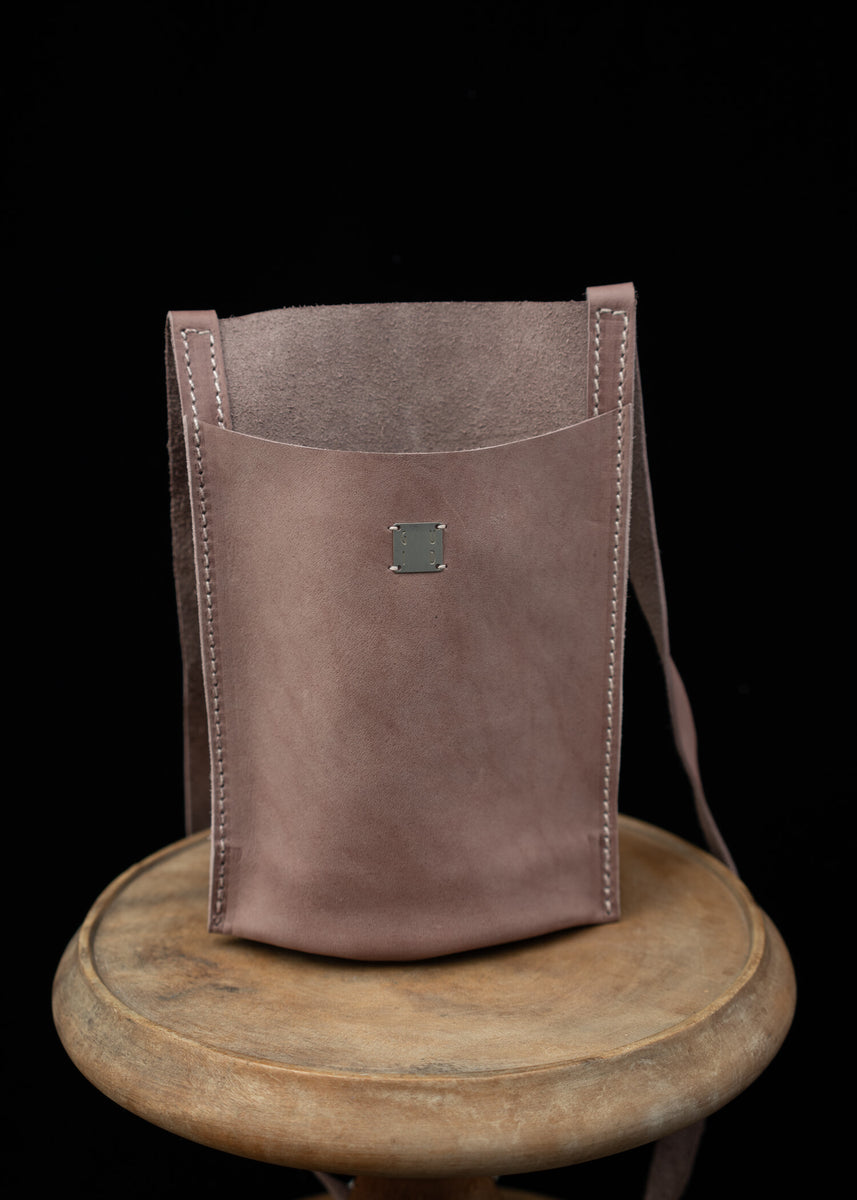 GUIDI PKT1 / PHONE HOLDER SHOULDER CASE / CO149T – VISION OF FASHION