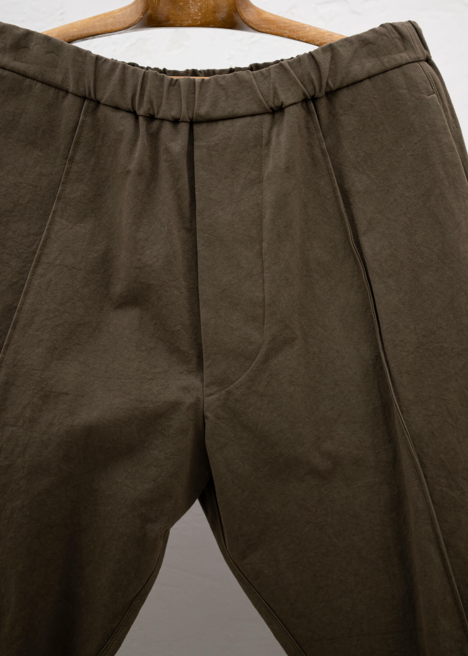 ZIIIN """"MASAMUNE"""" TAPERED PANT / KHAKI