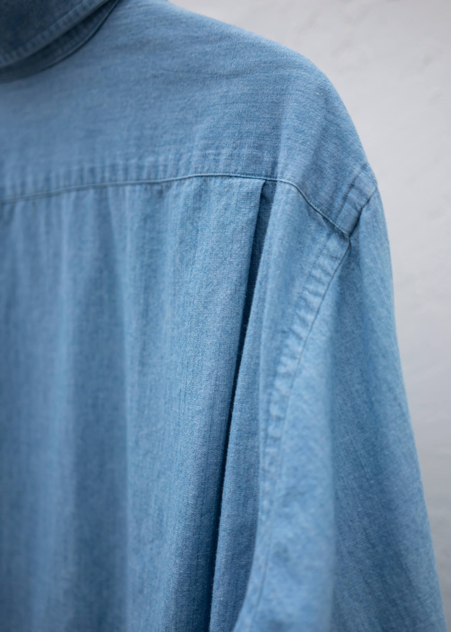 ZIIIN """"""""BEARSLEY"""""""" LONG POINT COLLAR SHIRT / INDIGO