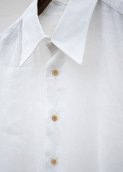 ZIIIN "BEARSLEY" LONG POINT COLLAR SHIRT / WHITE