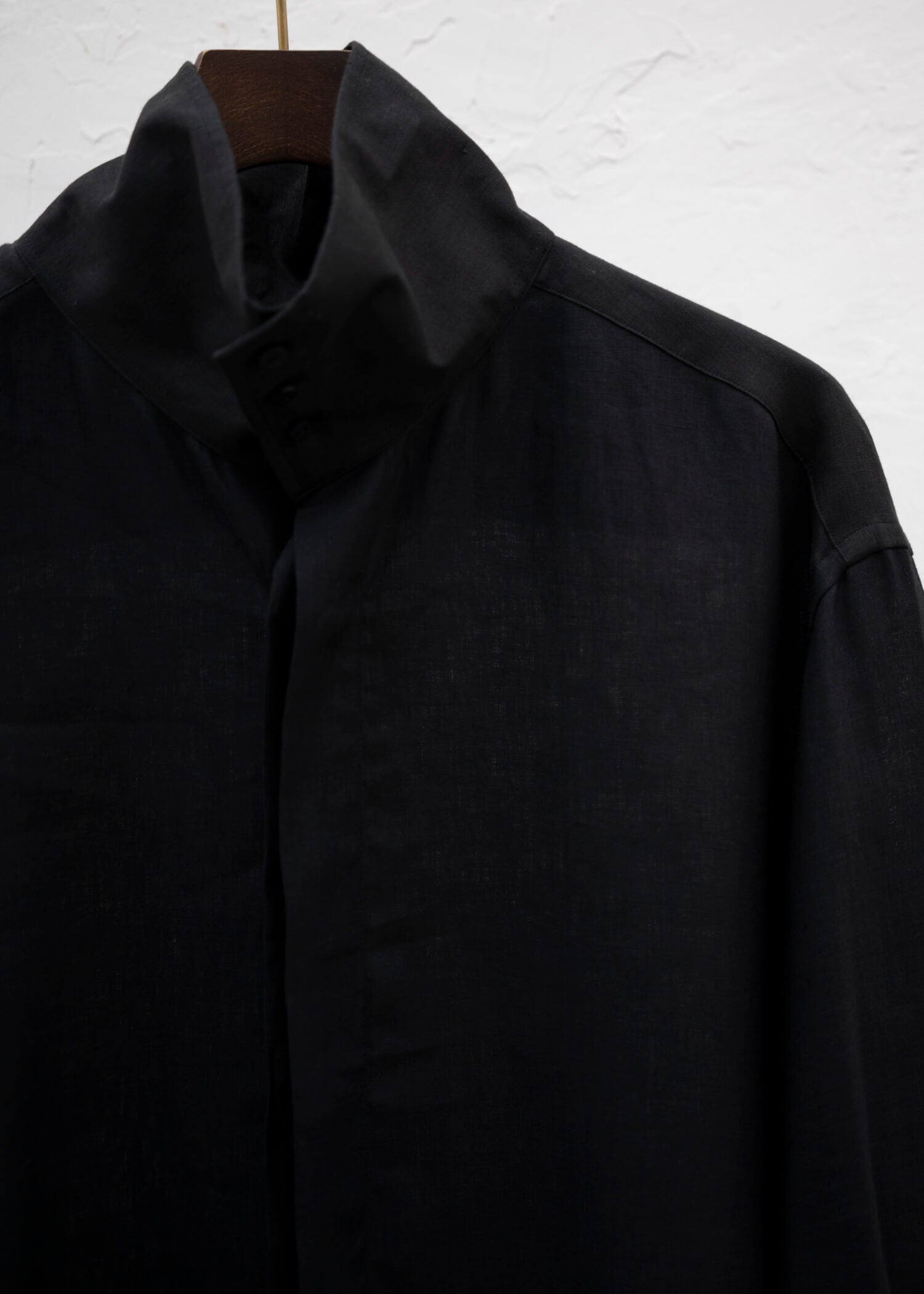 ZIIIN "OSCAR" HIGH NECK COLLAR SHIRT / BLACK