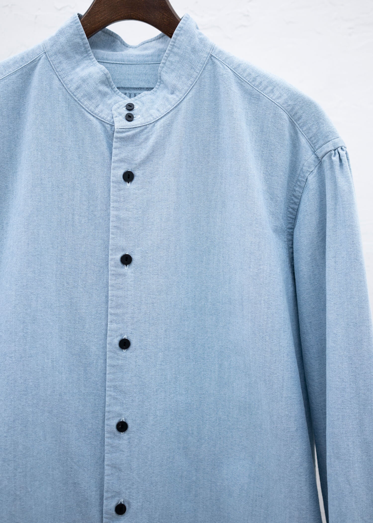 ZIIIN """"""""KAFKA"""""""" STAND COLLAR GATHER SHIRT / INDIGO