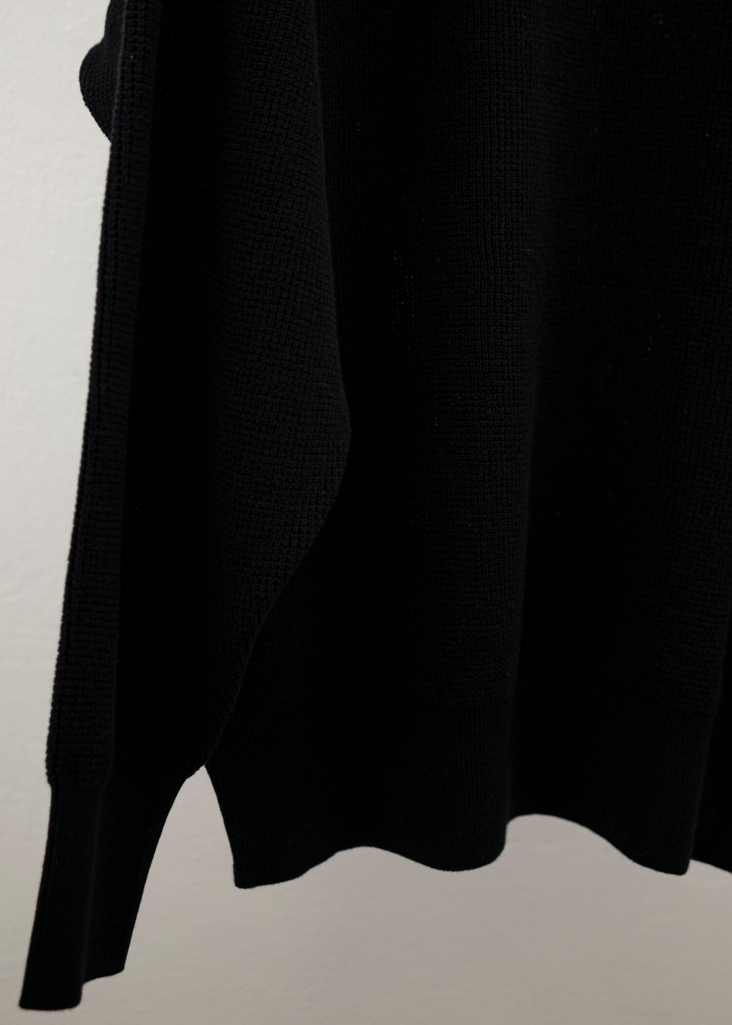 YOKO SAKAMOTO CREW NECK KNIT BLACK