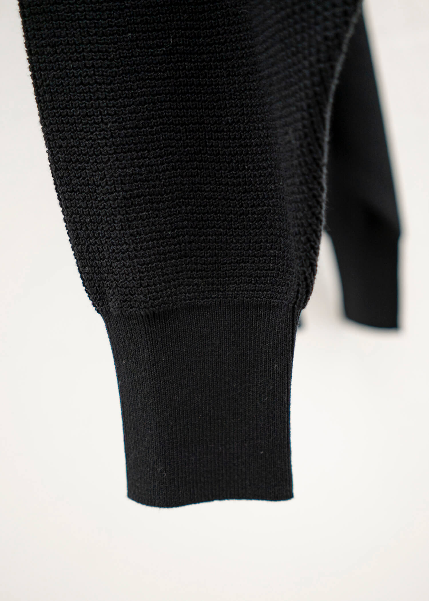 YOKO SAKAMOTO CREW NECK KNIT BLACK