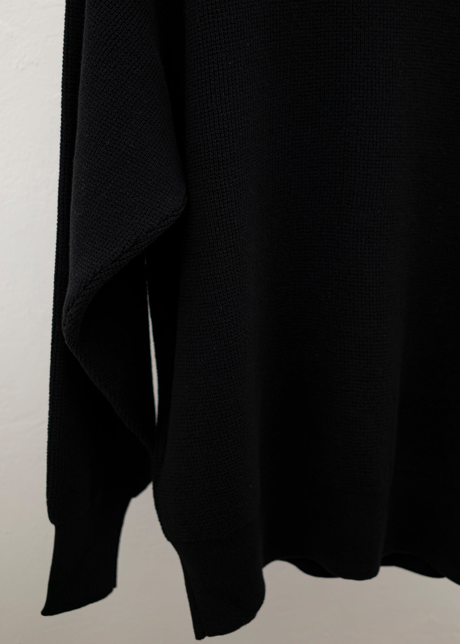 YOKO SAKAMOTO CREW NECK KNIT BLACK