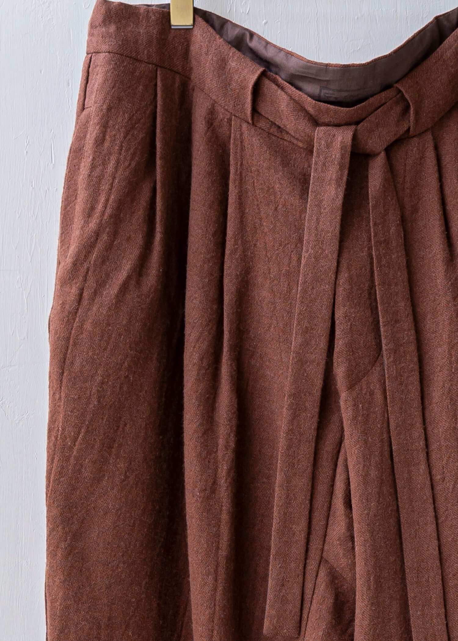 ZIIIN DARMA 3 Tuck Wide Pants / Hemp Wool / RENGA