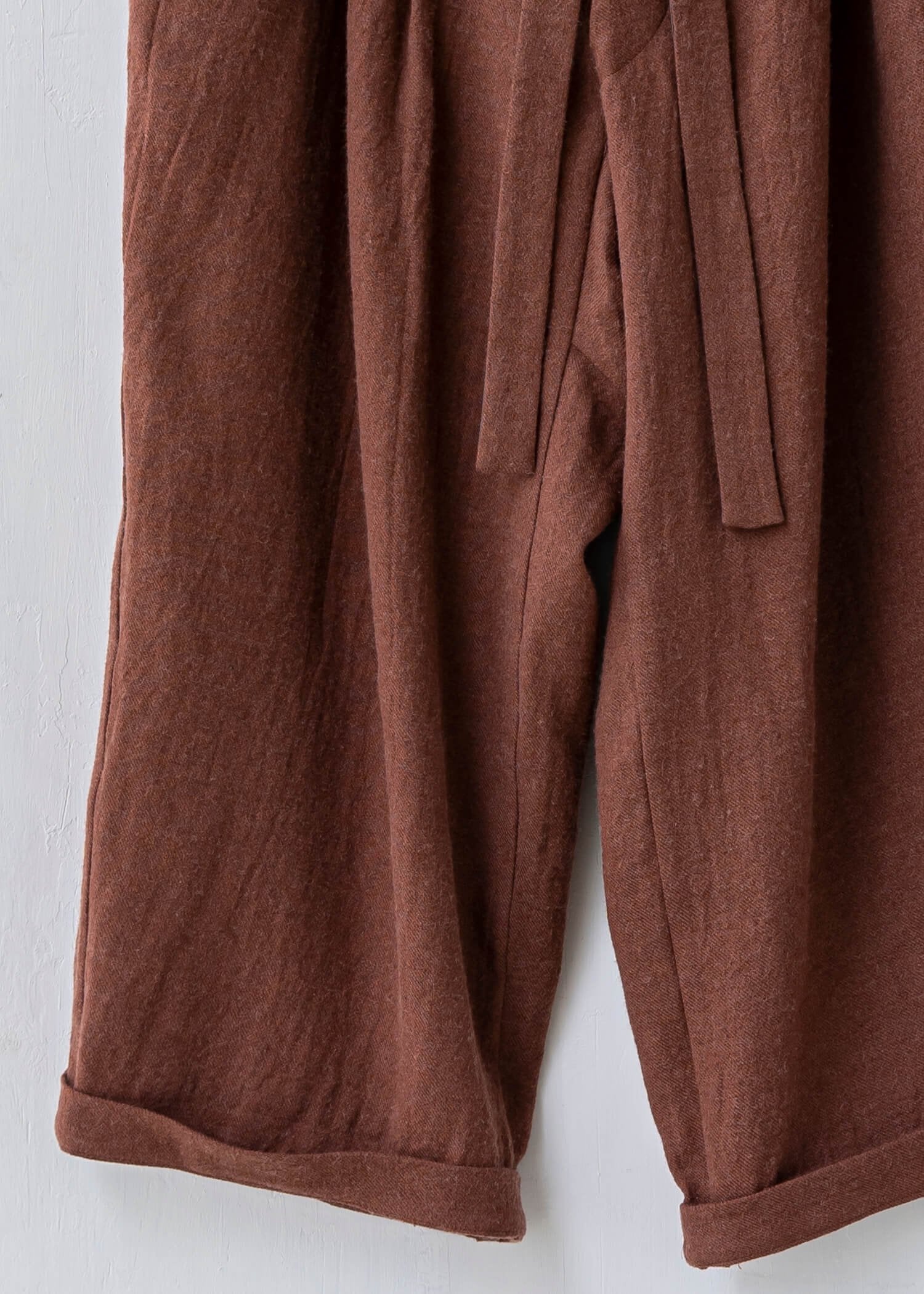 ZIIIN DARMA 3 Tuck Wide Pants / Hemp Wool / RENGA