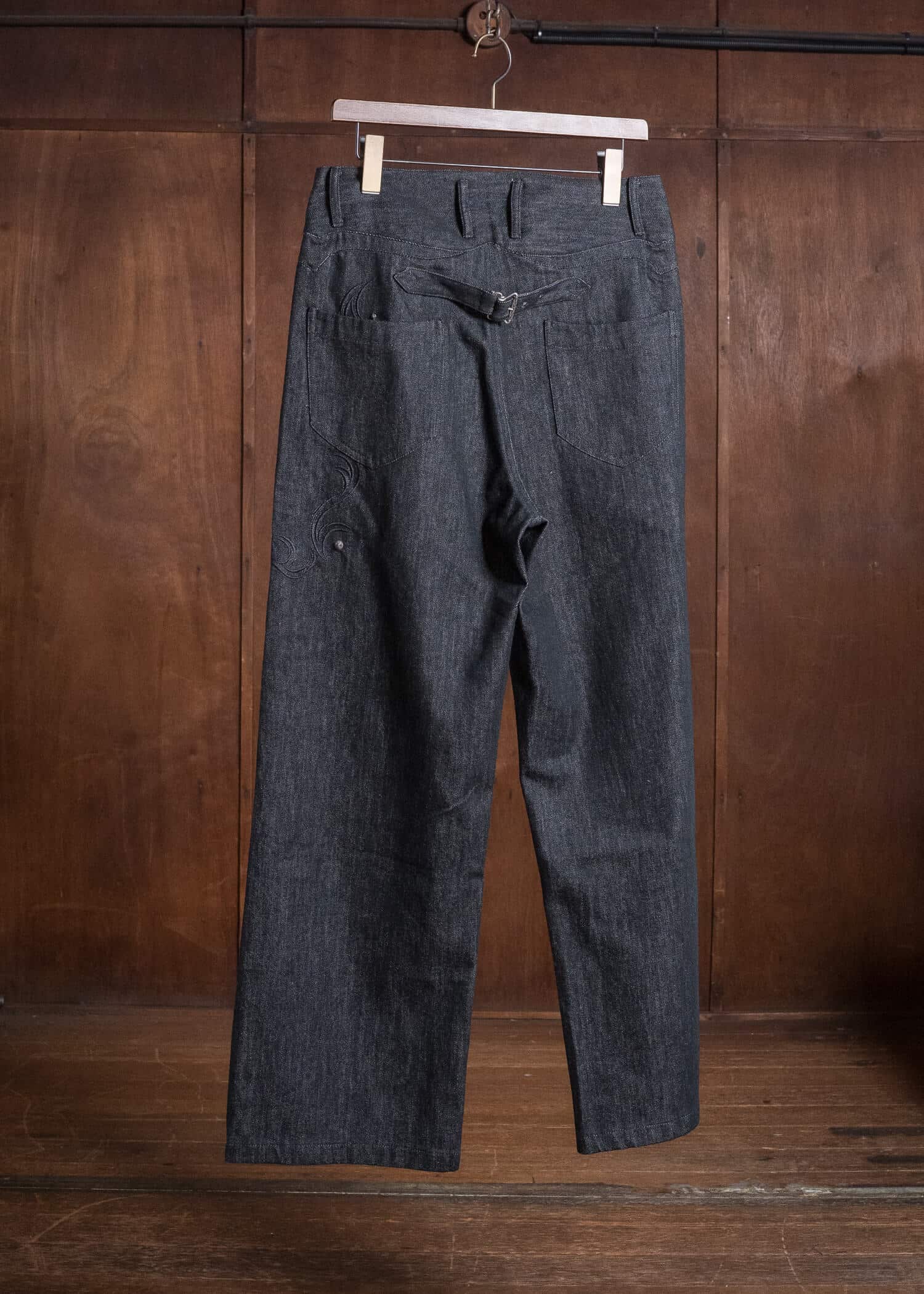 Professor.E EMBROIDERED BUCKLEBACK BLACK 26FW-FM-TRL-04