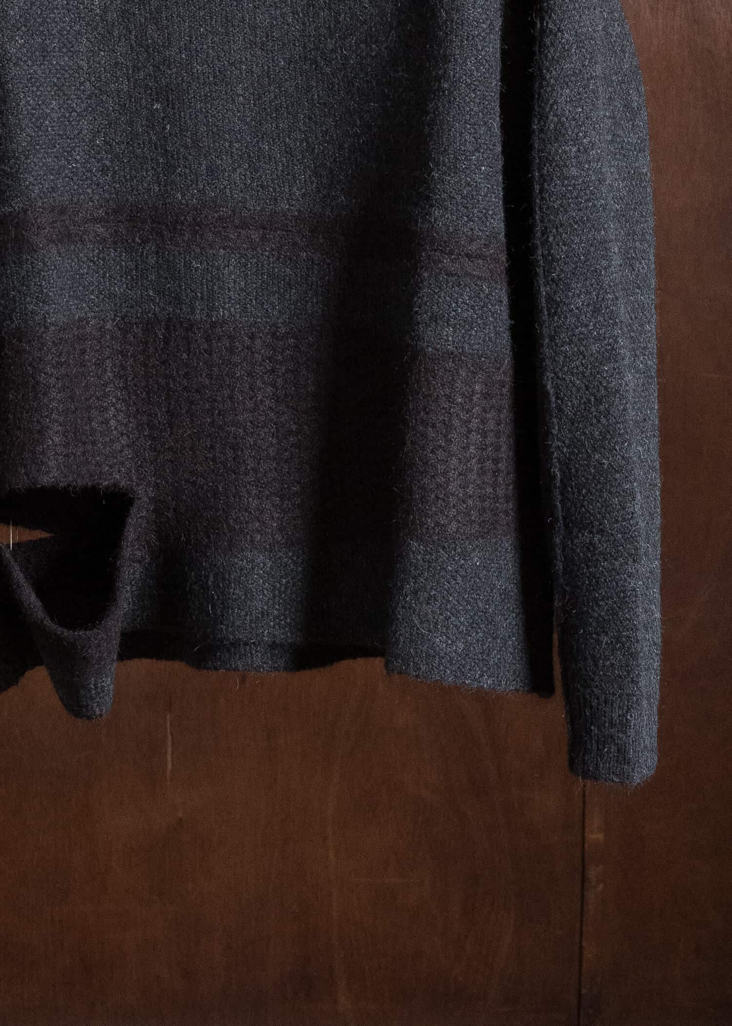 Professor.E DECONSTRUCTED CROPPED SWEATER BLACK 26FW-PE-KT-04