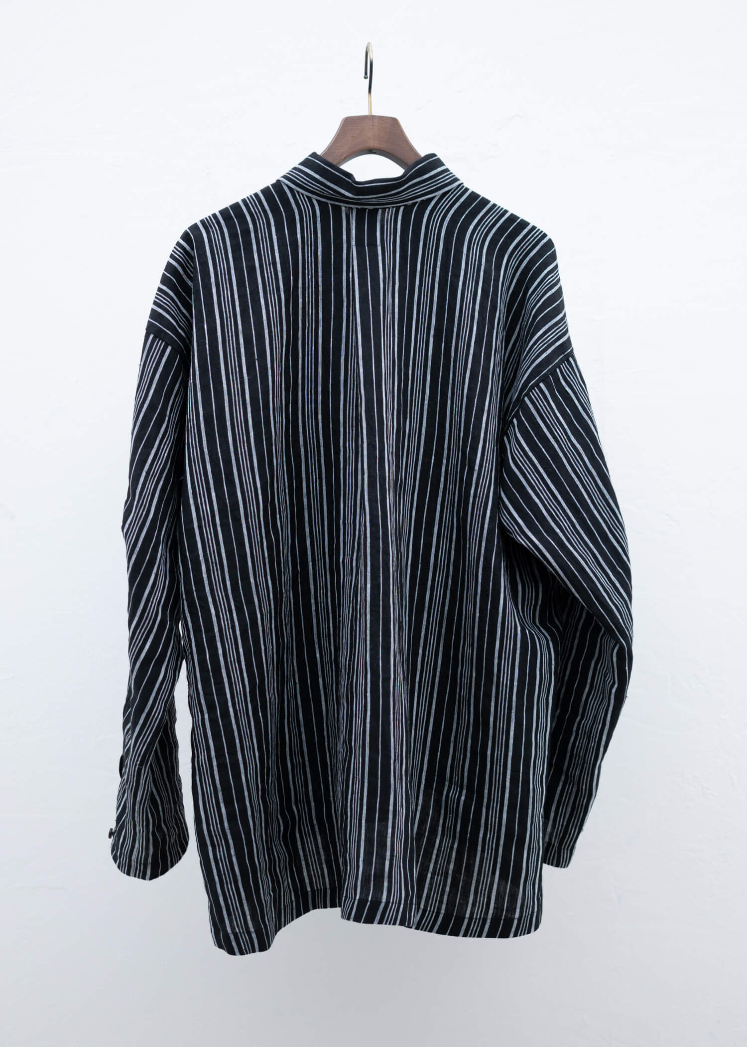 JAN-JAN VAN ESSCHE "SHIRT#94" LOOP COLLAR MID LENGTHSHIRT CONTRAST STRIPE