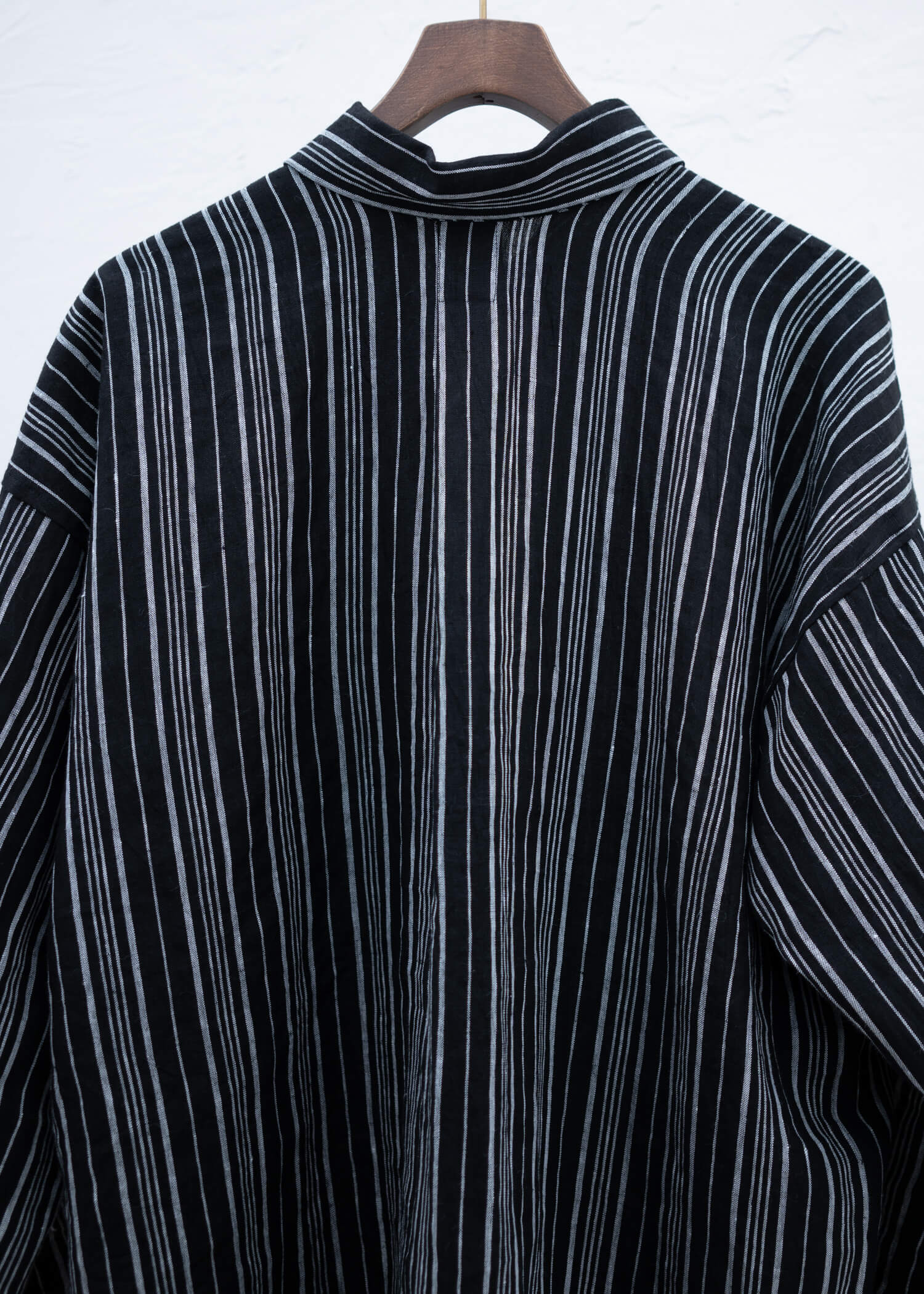 JAN-JAN VAN ESSCHE "SHIRT#94" LOOP COLLAR MID LENGTHSHIRT CONTRAST STRIPE