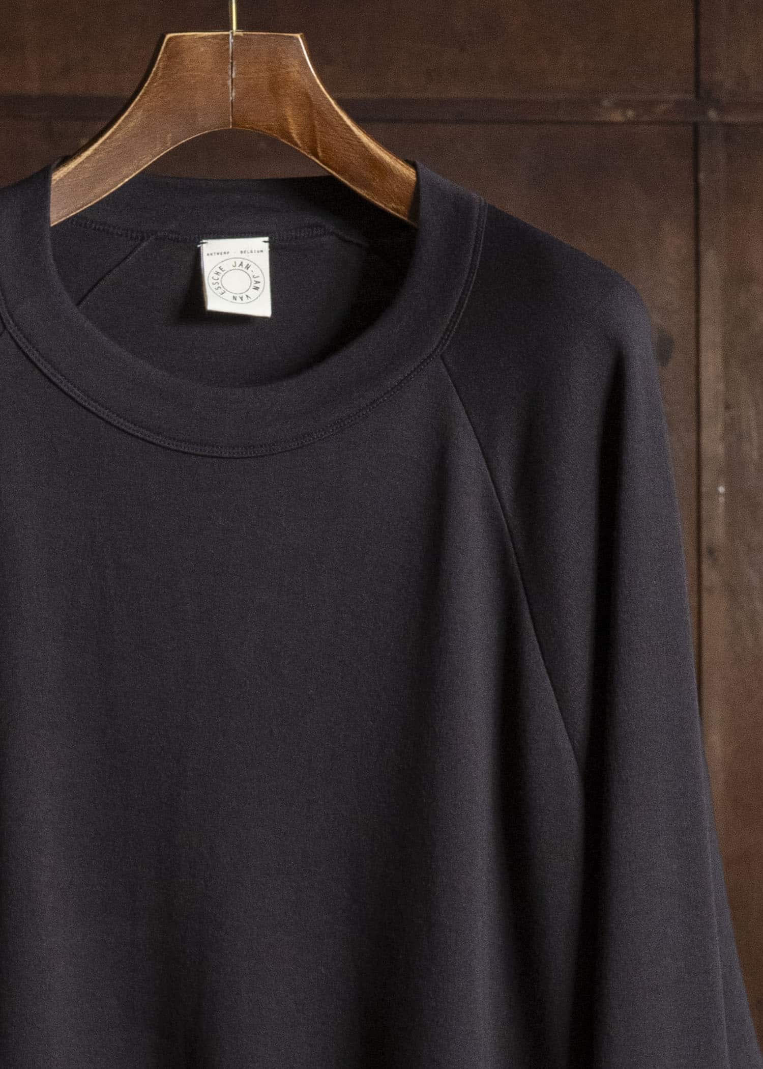 JAN-JAN VAN ESSCHE TEE#93 LOOSE FIT CREWNECK RAGLAN TEE Co Cashmere Pancake | Ebony Black