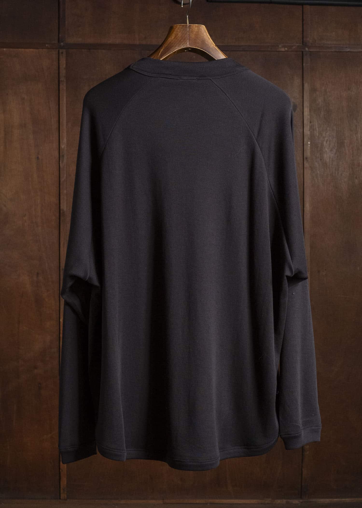 JAN-JAN VAN ESSCHE TEE#93 LOOSE FIT CREWNECK RAGLAN TEE Co Cashmere Pancake | Ebony Black