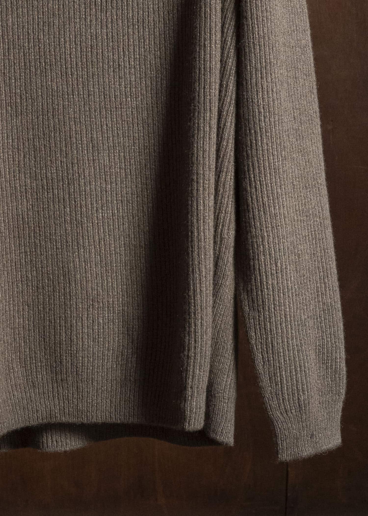JAN-JAN VAN ESSCHE KNIT#79 LOOSE FIT KNITTED TURTLE NECK SWEATER Yak Wool | Light Brown