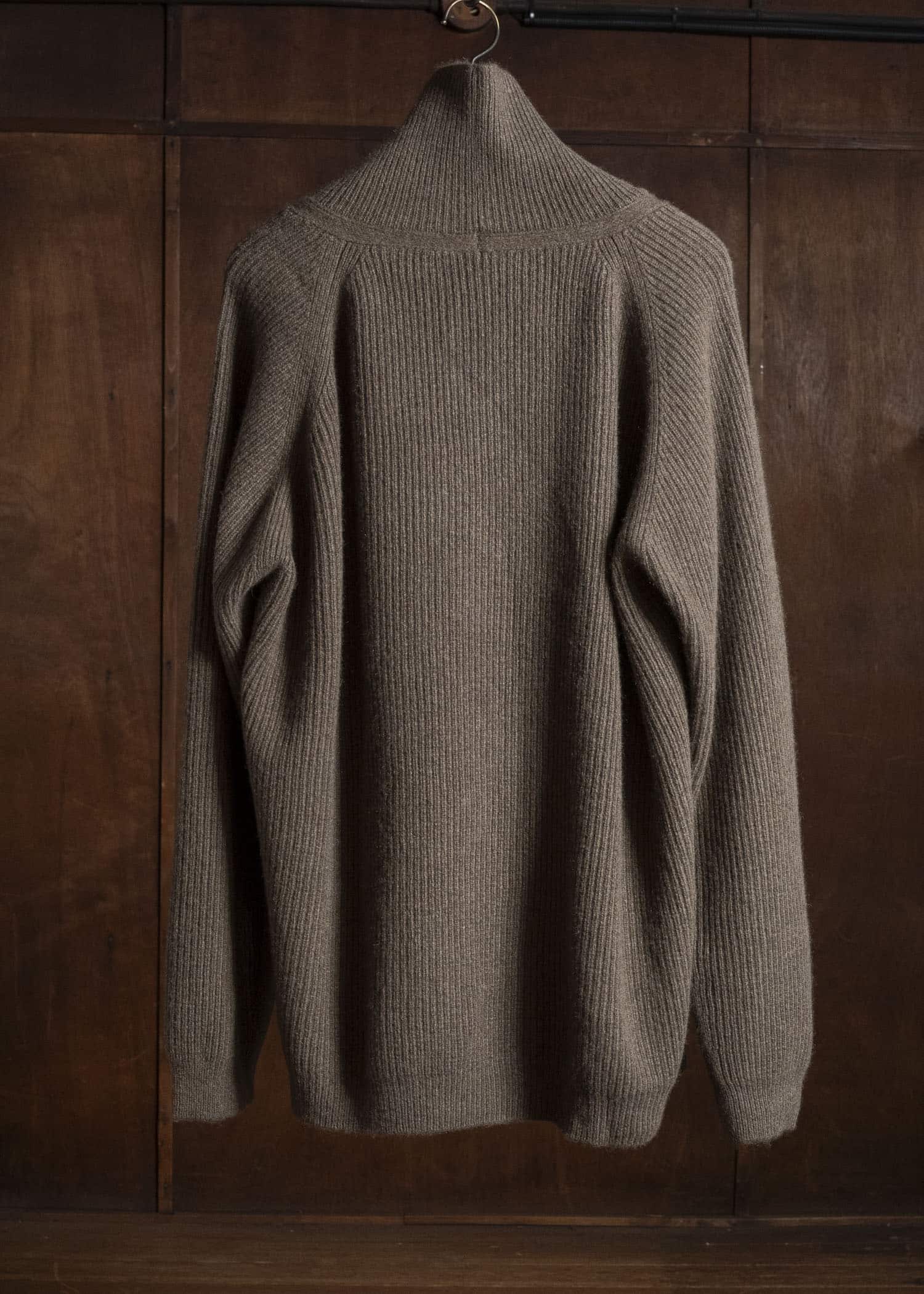 JAN-JAN VAN ESSCHE KNIT#79 LOOSE FIT KNITTED TURTLE NECK SWEATER Yak Wool | Light Brown
