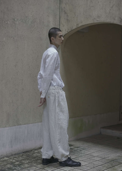 ZIIIN KAFKA STAND COLLAR GATHER SHIRT / WHITE