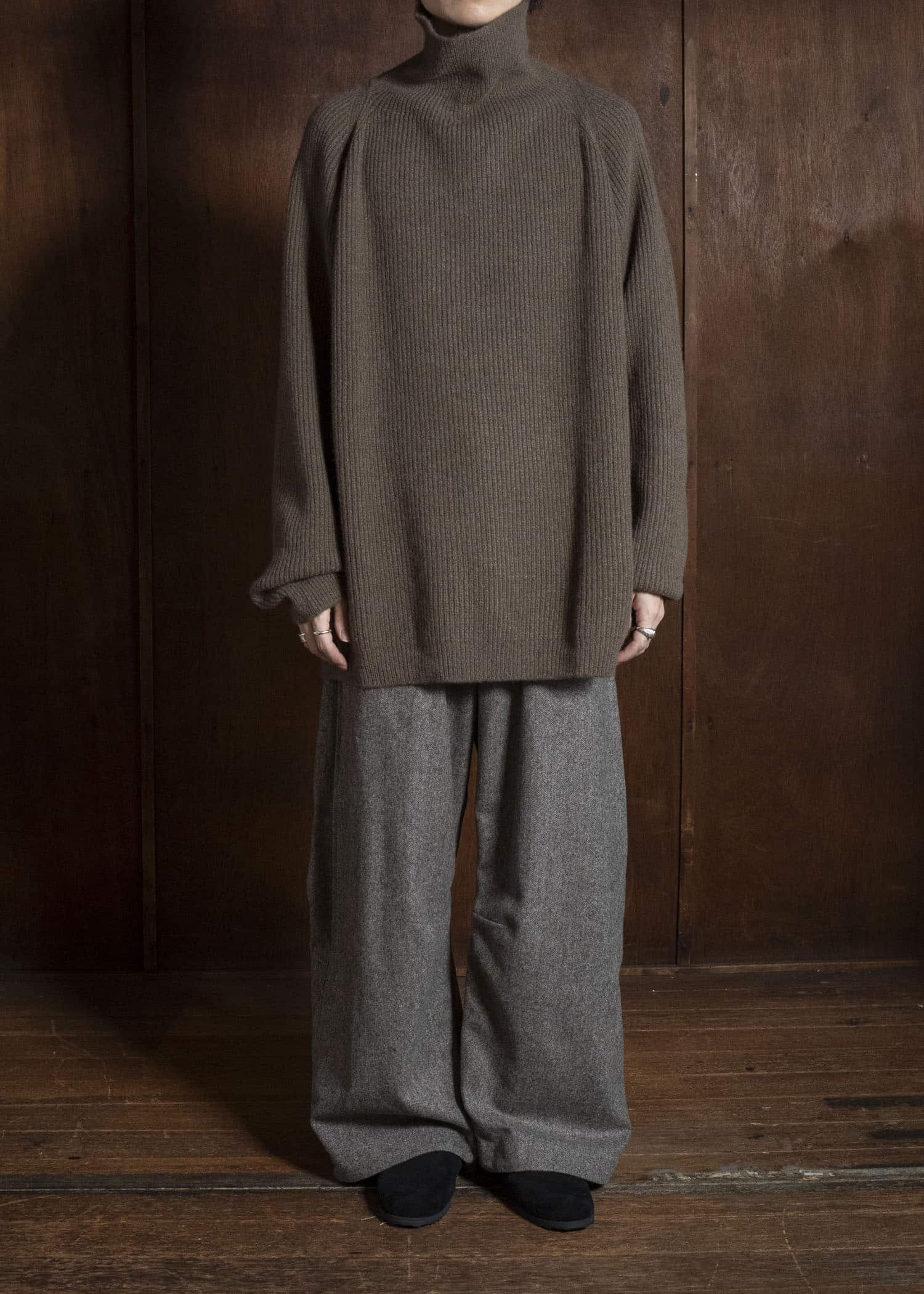 JAN-JAN VAN ESSCHE KNIT#79 LOOSE FIT KNITTED TURTLE NECK SWEATER Yak Wool | Light Brown