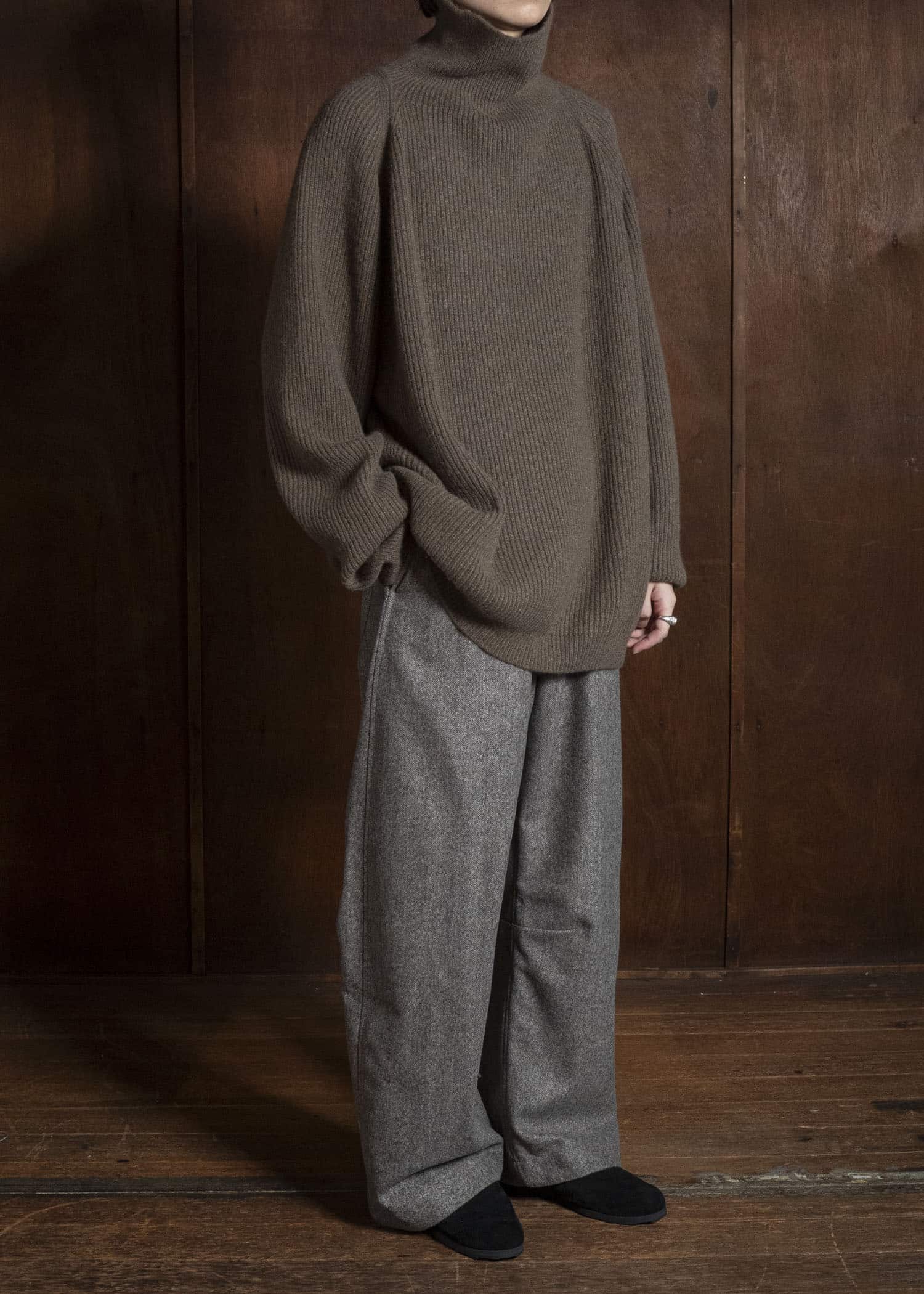 JAN-JAN VAN ESSCHE KNIT#79 LOOSE FIT KNITTED TURTLE NECK SWEATER Yak Wool | Light Brown