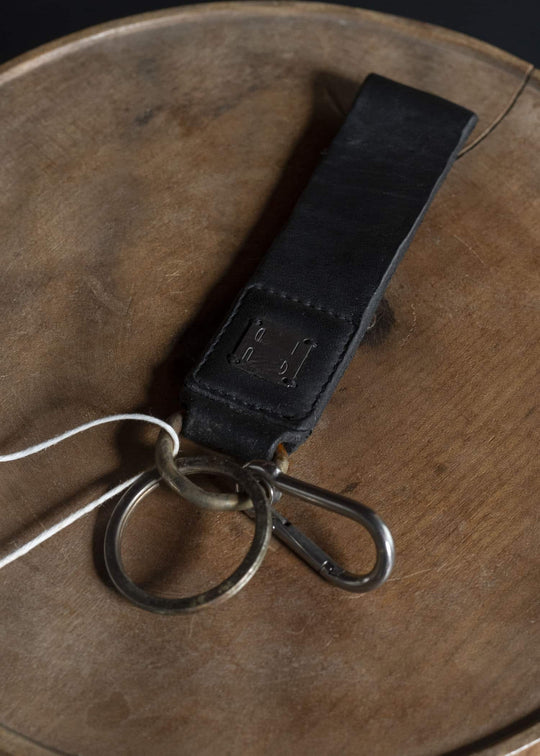 GUIDI KH04 LEATHER KEYCHAIN BLKT