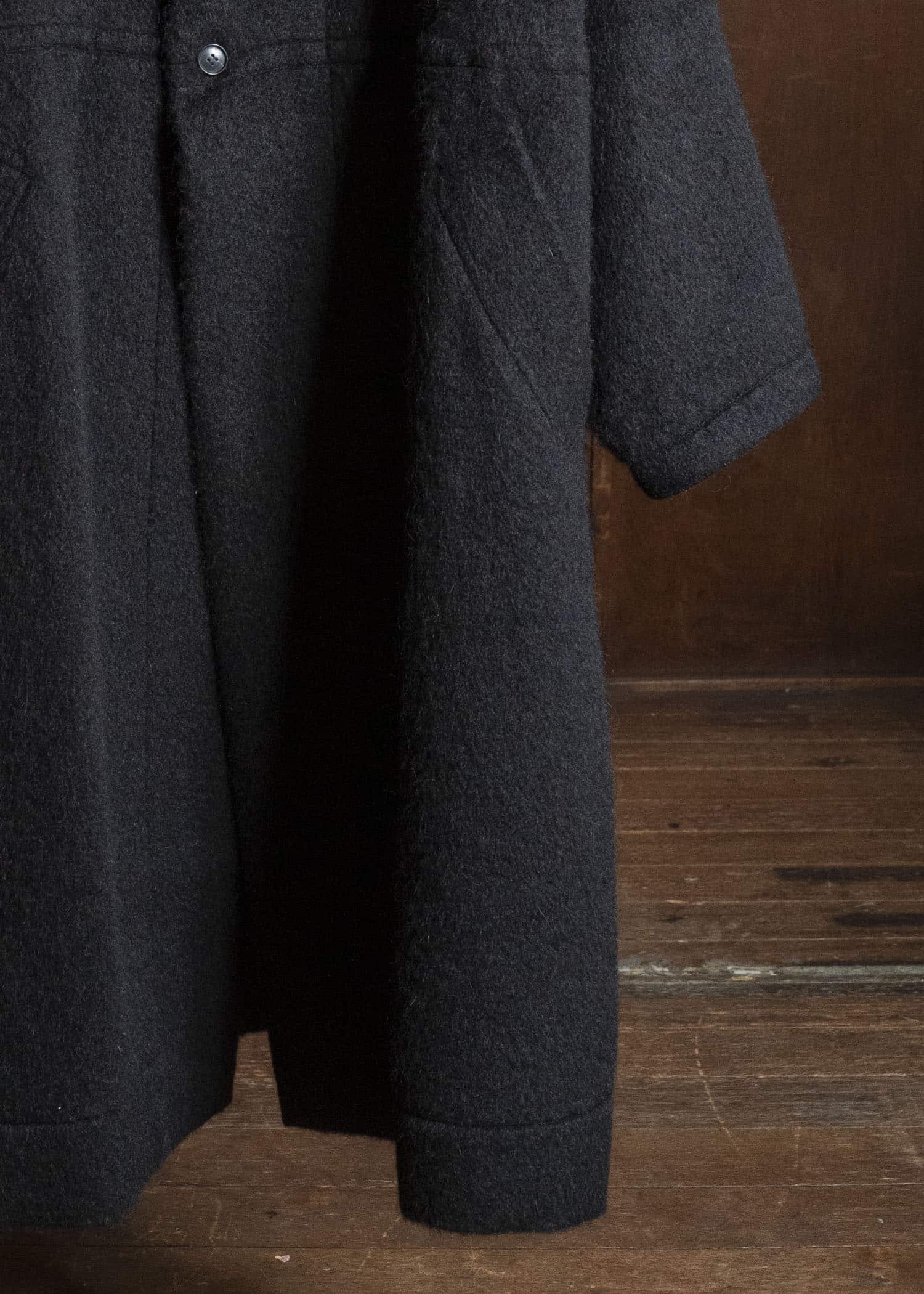 JAN-JAN VAN ESSCHE COAT#35 COAT WITH STANDING COLLAR,JET POCKETS, FULLY LINED Highpile Herringbone | Black Alpaca