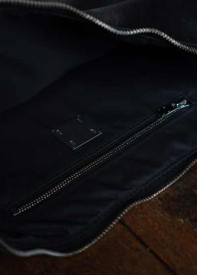 GUIDI RD01 BLKT SHOULDER BAG STANDARD SOFT HORSE FULL GRAIN