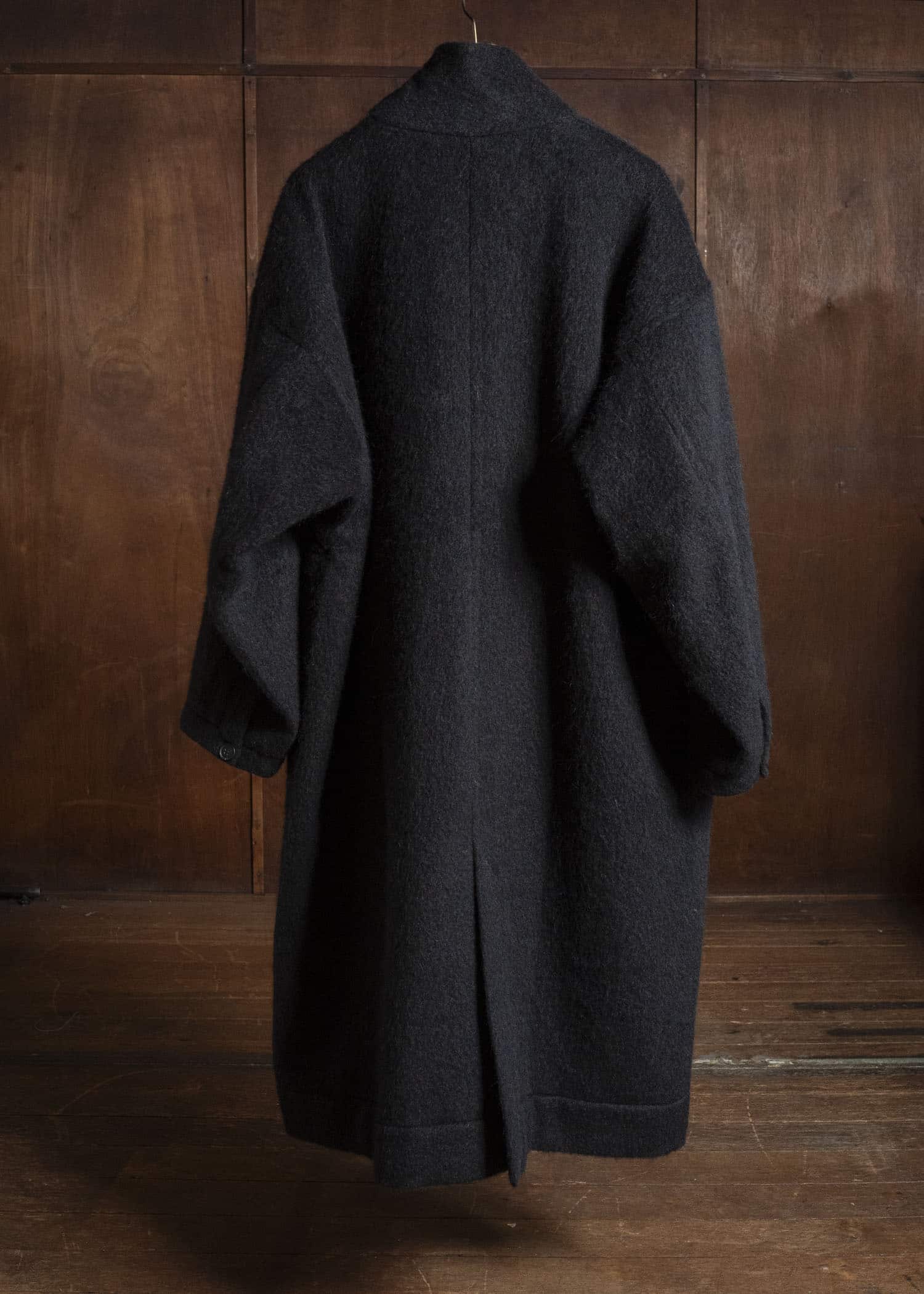 JAN-JAN VAN ESSCHE COAT#35 COAT WITH STANDING COLLAR,JET POCKETS, FULLY LINED Highpile Herringbone | Black Alpaca