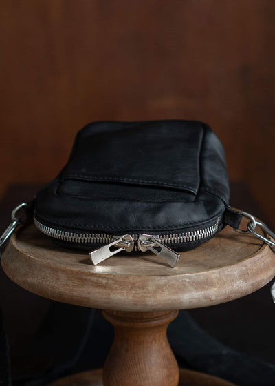 GUIDI BV10 / SMALL LEATHER CROSSBODY BAG / BLKT