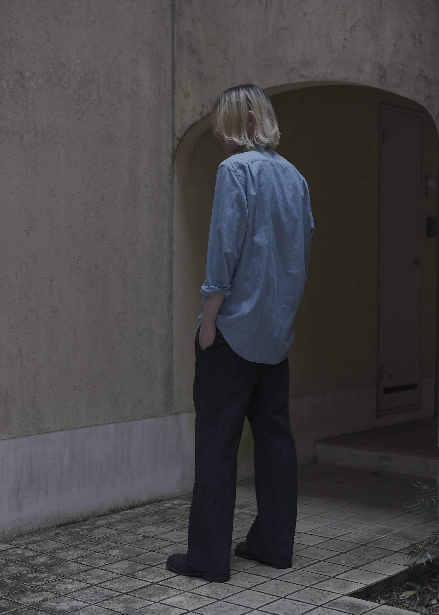 ZIIIN """"""""BEARSLEY"""""""" LONG POINT COLLAR SHIRT / INDIGO