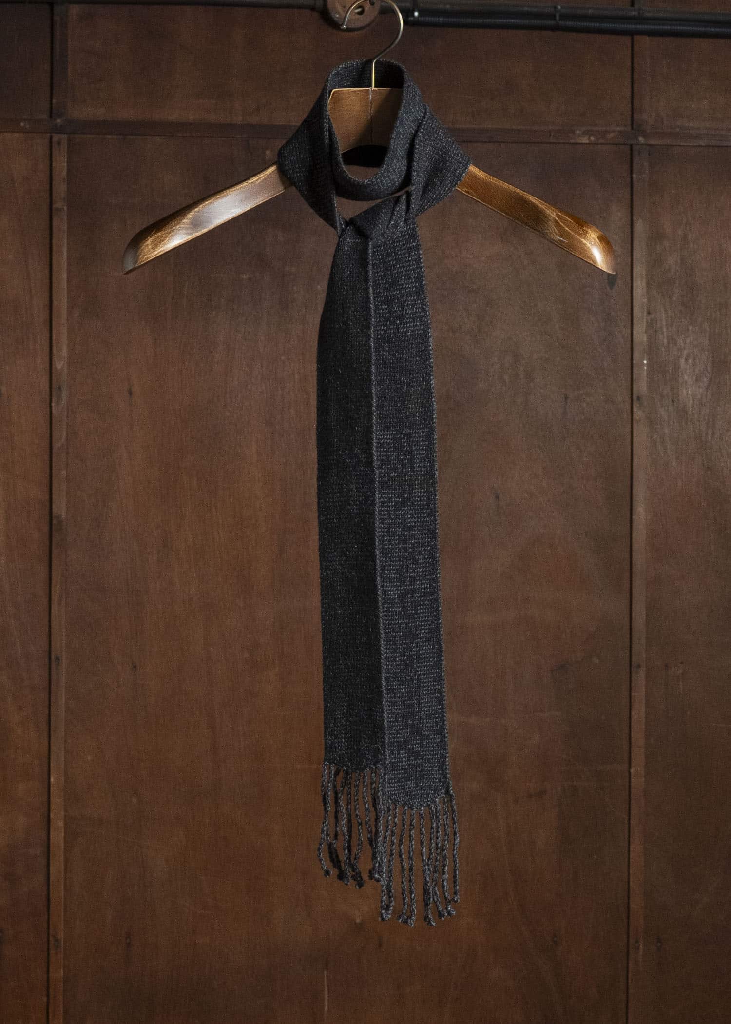 ZIGGY CHEN REVERSED SCARF WITH TASSEL 0M2635011