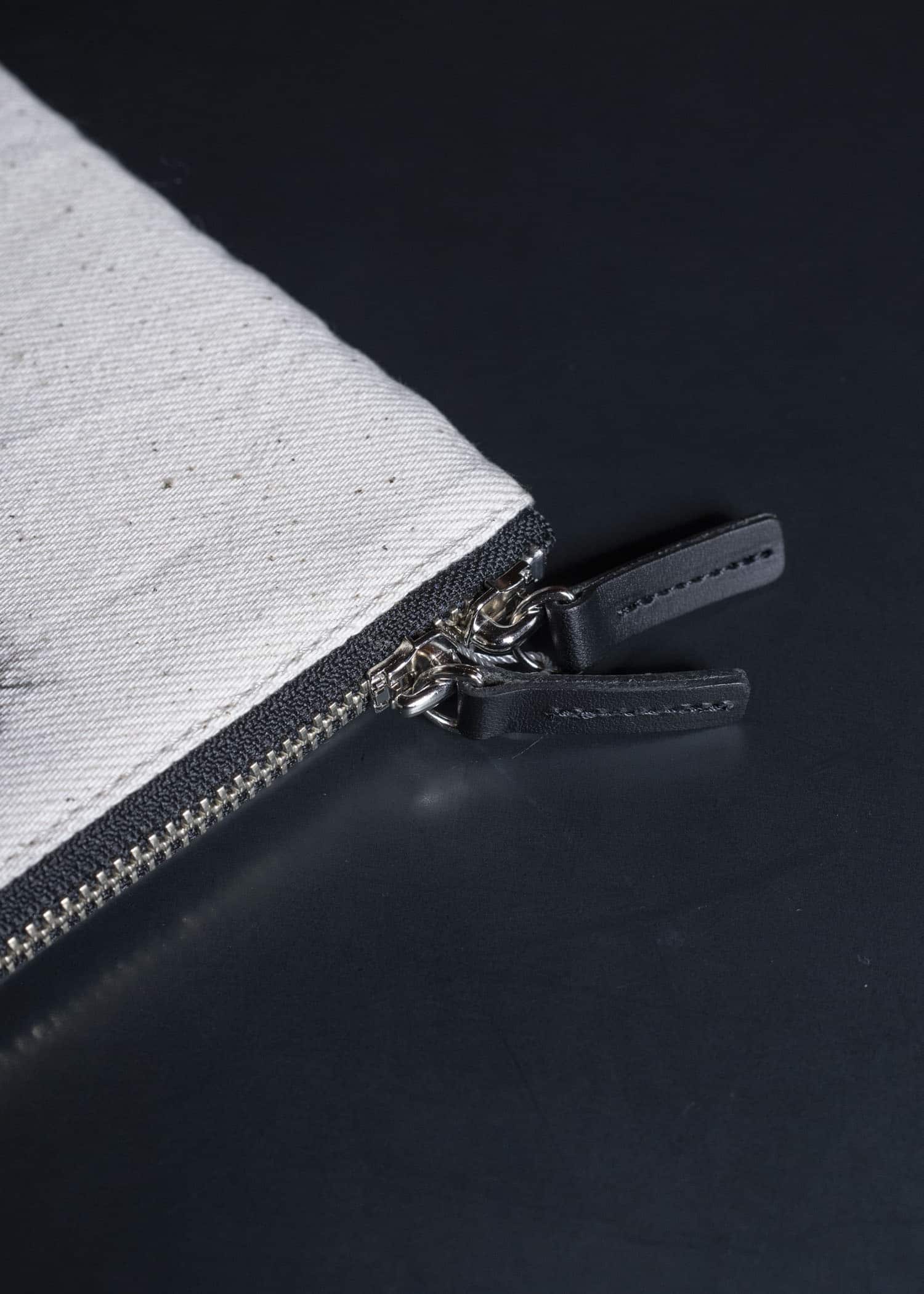 SUZUSAN 9017C-010 Organic Cotton Laptop Case 1005 Black - Ivory