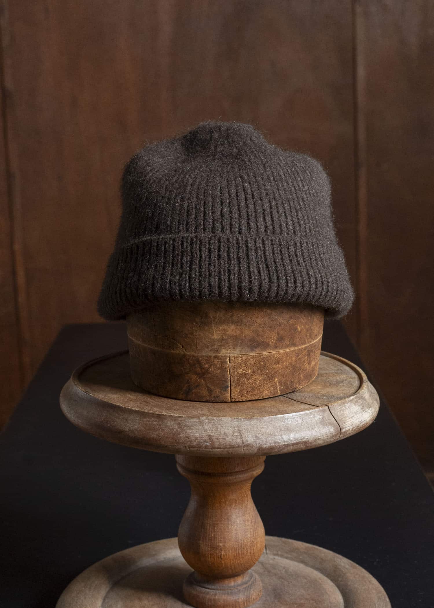 JAN-JAN VAN ESSCHE BEANIE#5 KNITTED BEANIE Yak Wool | Dark Brown