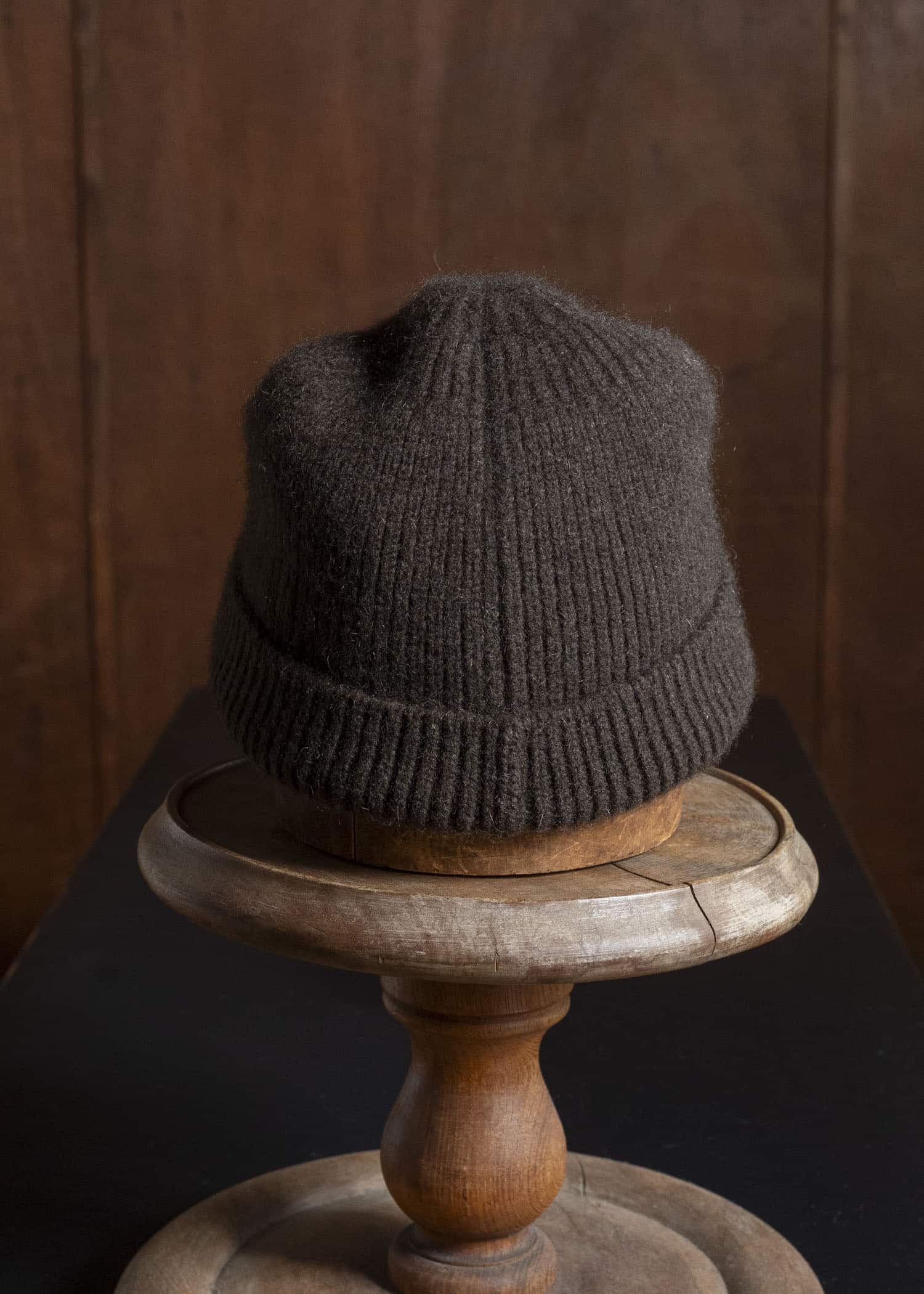 JAN-JAN VAN ESSCHE BEANIE#5 KNITTED BEANIE Yak Wool | Dark Brown