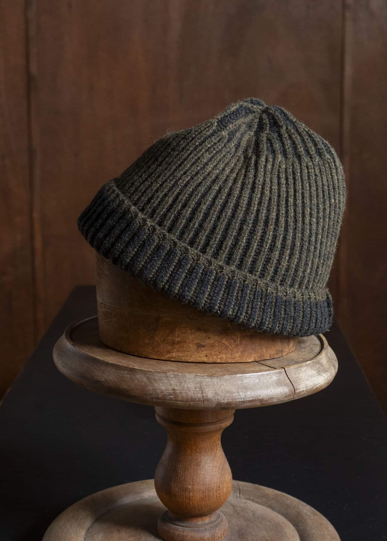 JAN-JAN VAN ESSCHE BEANIE#12 KNITTED BEANIE Superfine Wool Forest Anthracite