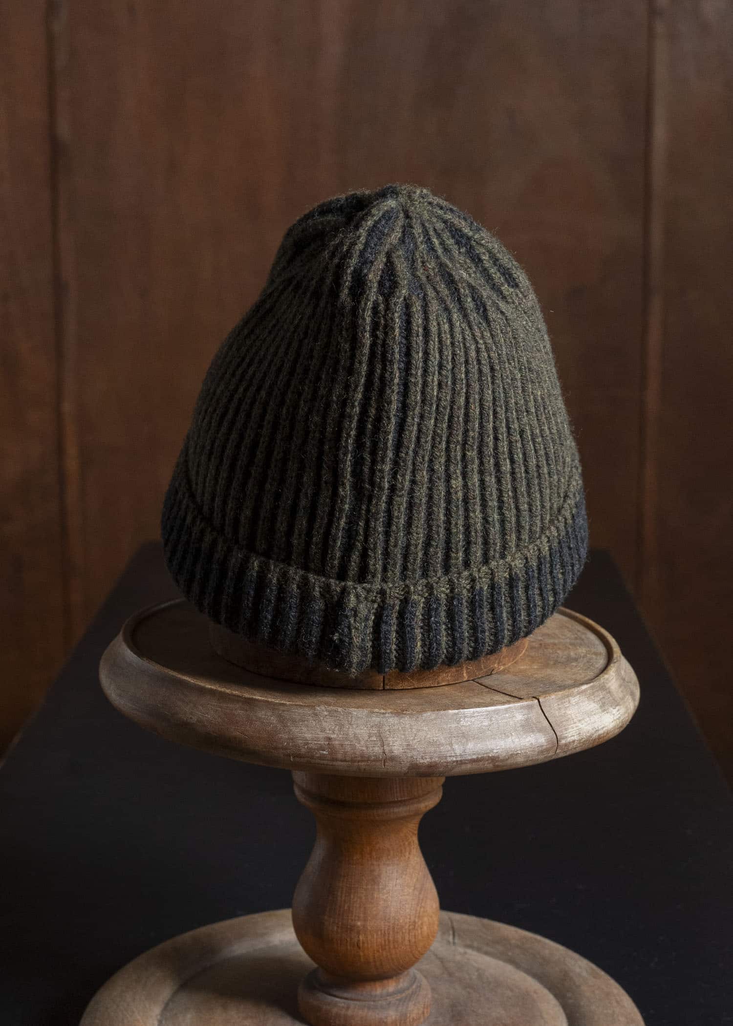 JAN-JAN VAN ESSCHE BEANIE#12 KNITTED BEANIE Superfine Wool Forest Anthracite
