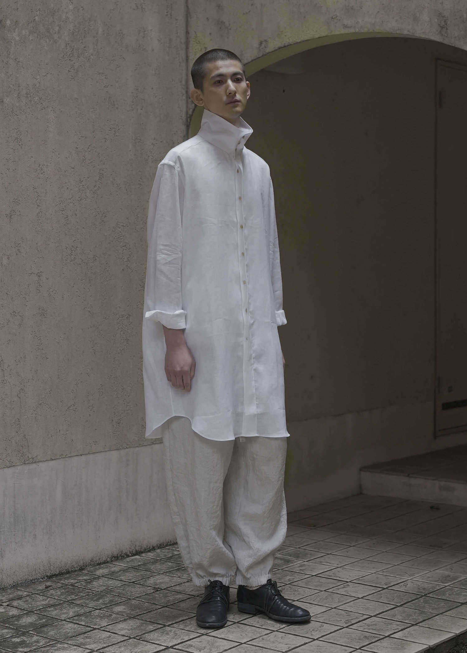 ZIIIN "OSCAR" HIGH NECK COLLAR SHIRT / WHITE