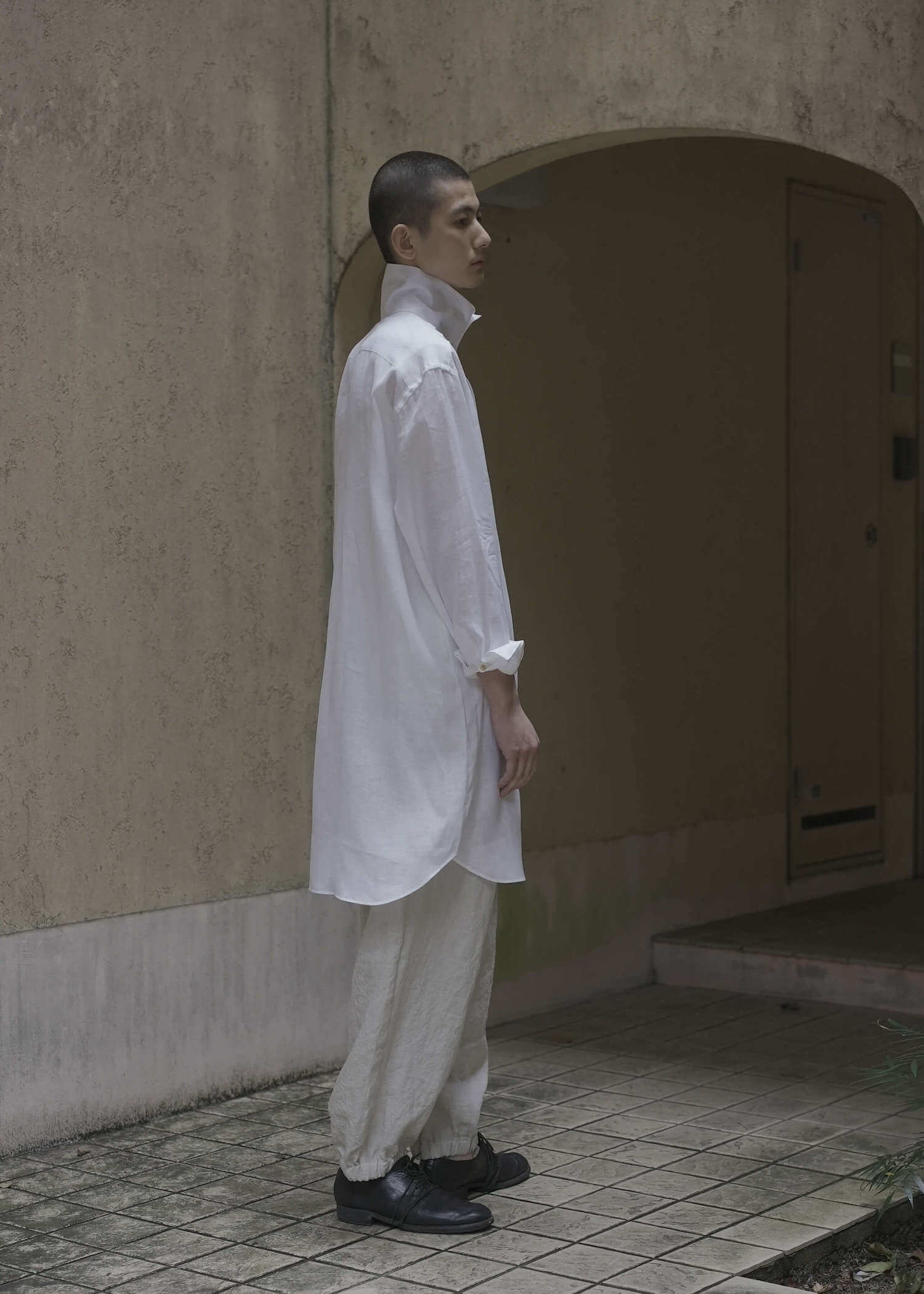 ZIIIN """"""""""""""OSCAR"""""""""""""""""""""""""""""""""""""""""""""""""""""""""""""""" HIGH NECK COLLAR SHIRT / WHITE