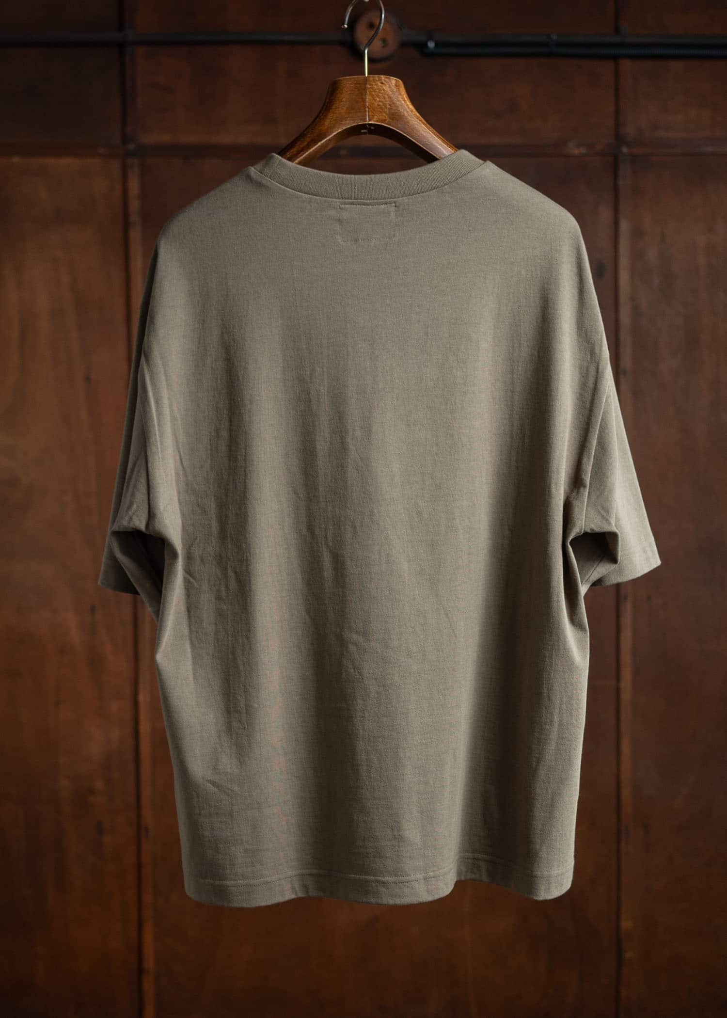 ZIIIN WIDE TEE ARMY GREEN