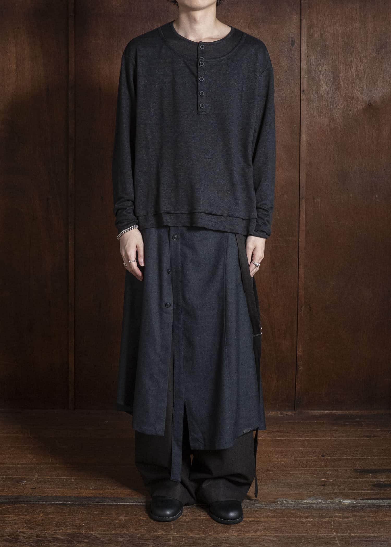 Professor.E DOUBLE LAYERED HENLEY BLACK 26FW-PE-TTL-02