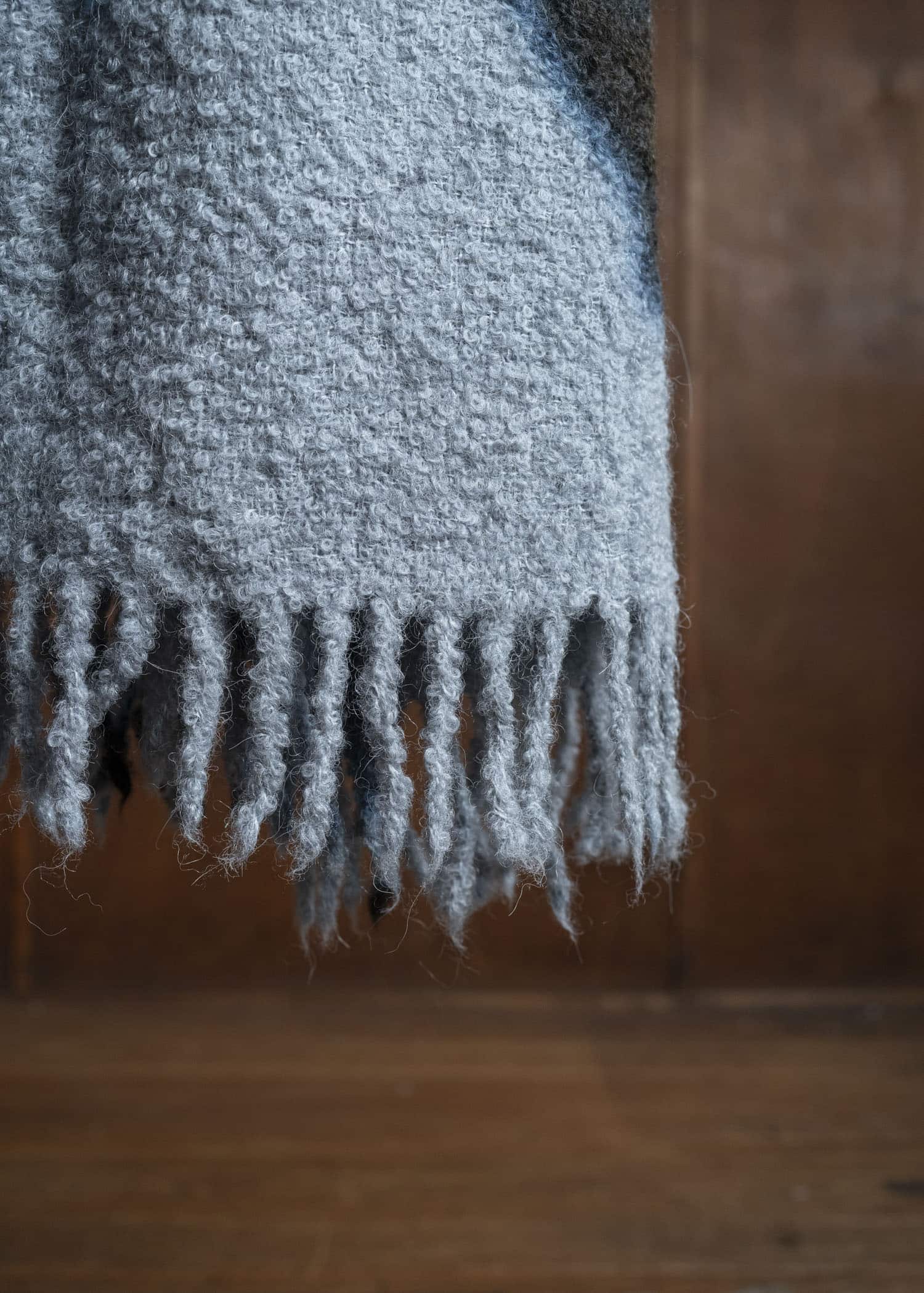 SUZUSAN 1002AP-010 Hand Woven Boucle Throw 1013 Black - SilverGrey
