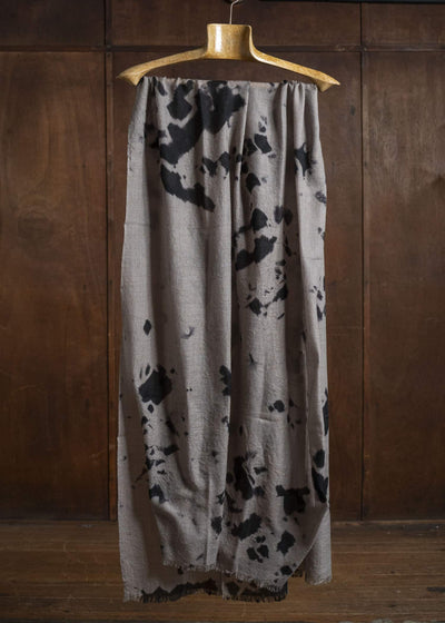 SUZUSAN 0013W-010 Hand Woven Baby W ool Shawl 1065 Black x Light Coffee