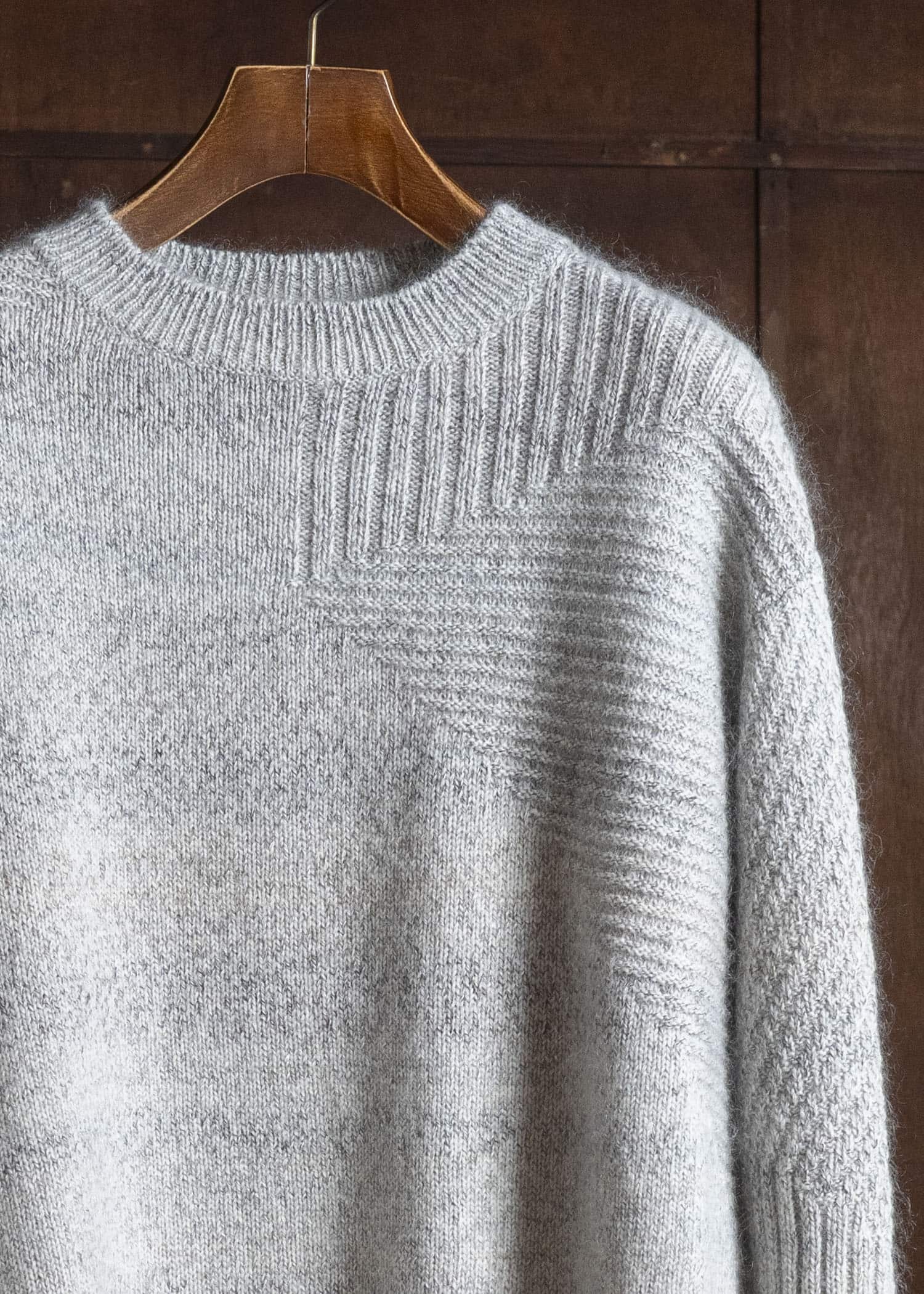 amachi. AY19K-4080 Wood Flame Knit White Gray