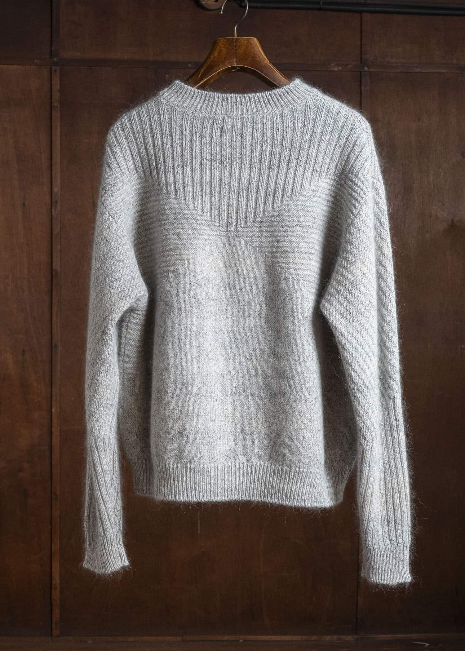 amachi. AY19K-4080 Wood Flame Knit White Gray