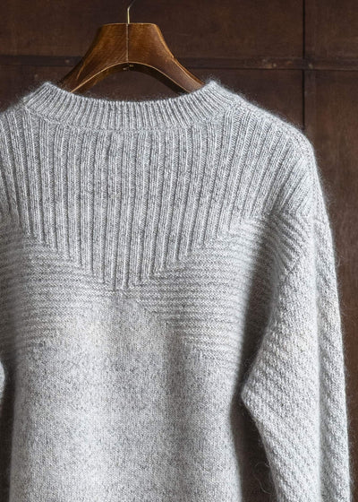 amachi. AY19K-4080 Wood Flame Knit White Gray