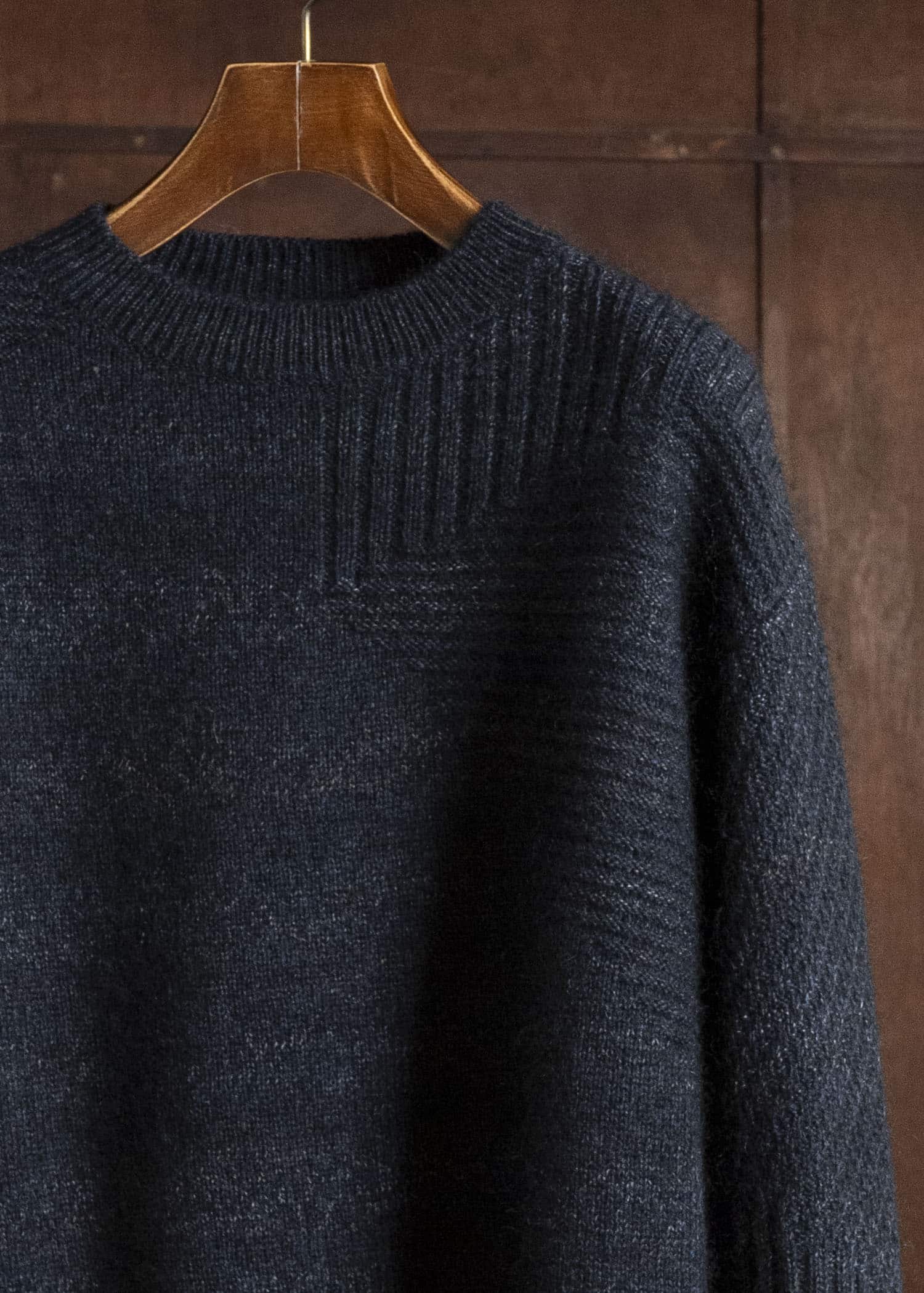 amachi. AY19K-4080 Wood Flame Knit Navy Black