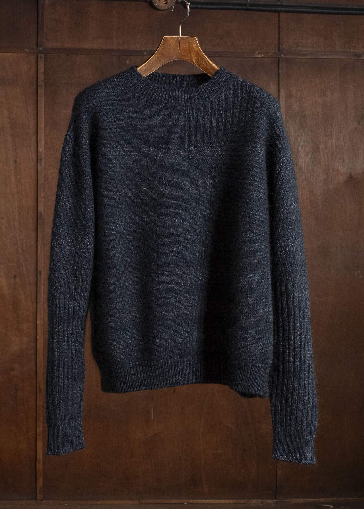amachi. AY19K-4080 Wood Flame Knit Navy Black