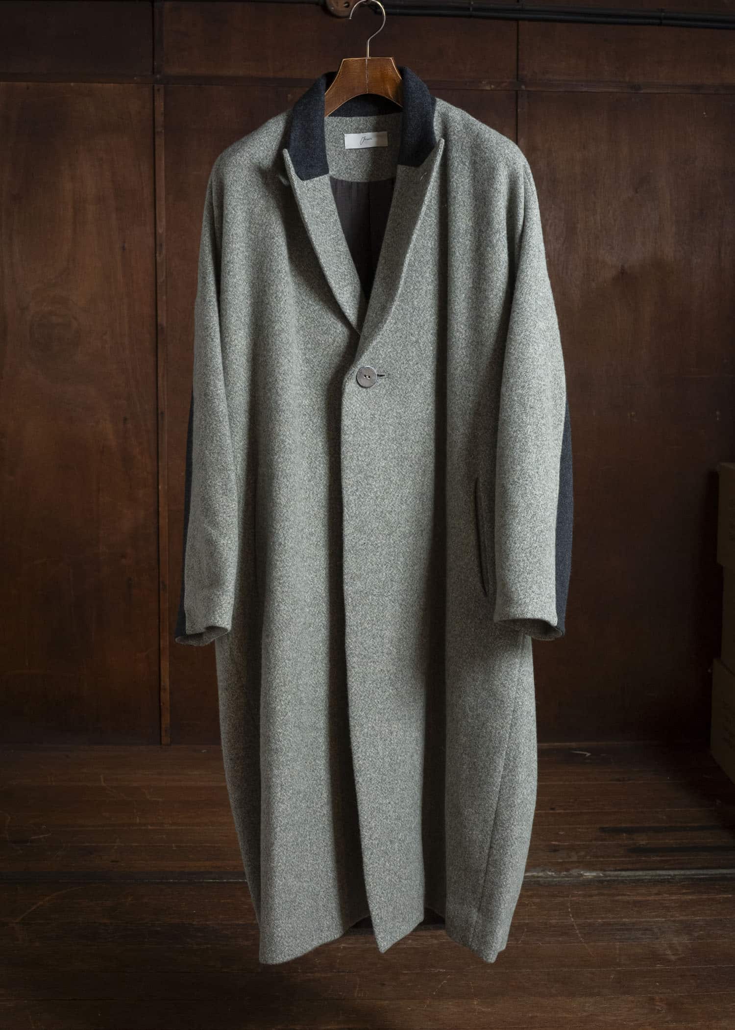 amachi. AY19C-2096 Covered Coat -019 Gray Green